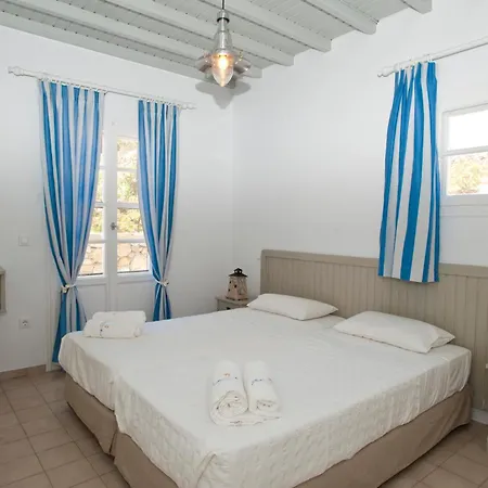 Gryparis' Club Apartment *