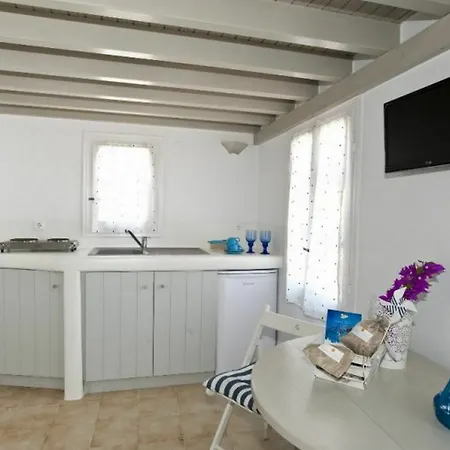 Gryparis' Club Apartment *