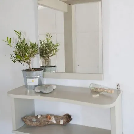 Gryparis' Club Mykonos Town