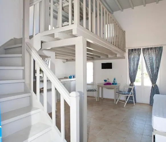 Gryparis' Club * Mykonos Town