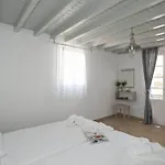 Апартаменты Gryparis' Club
