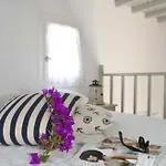 Gryparis' Club Апартаменты Mykonos Town