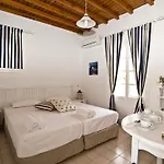 Gryparis' Club Апартаменты *