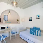 Gryparis' Club Апартаменты Mykonos Town