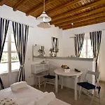 Gryparis' Club Апартаменты *