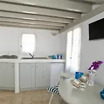 Gryparis' Club Апартаменты *