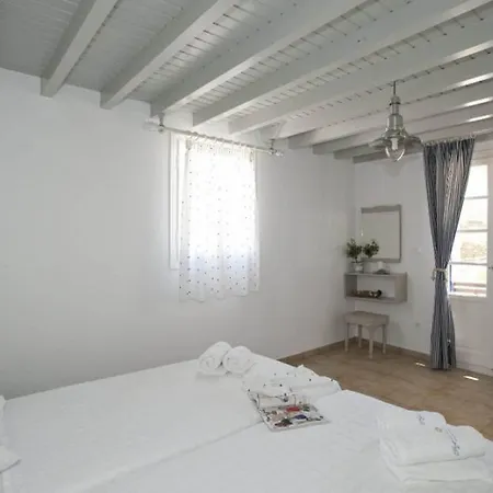 Apartamento Gryparis' Club
