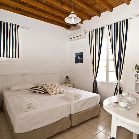 Gryparis' Club Apartman *
