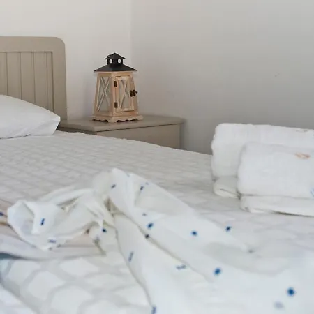 Gryparis' Club Apartamento *